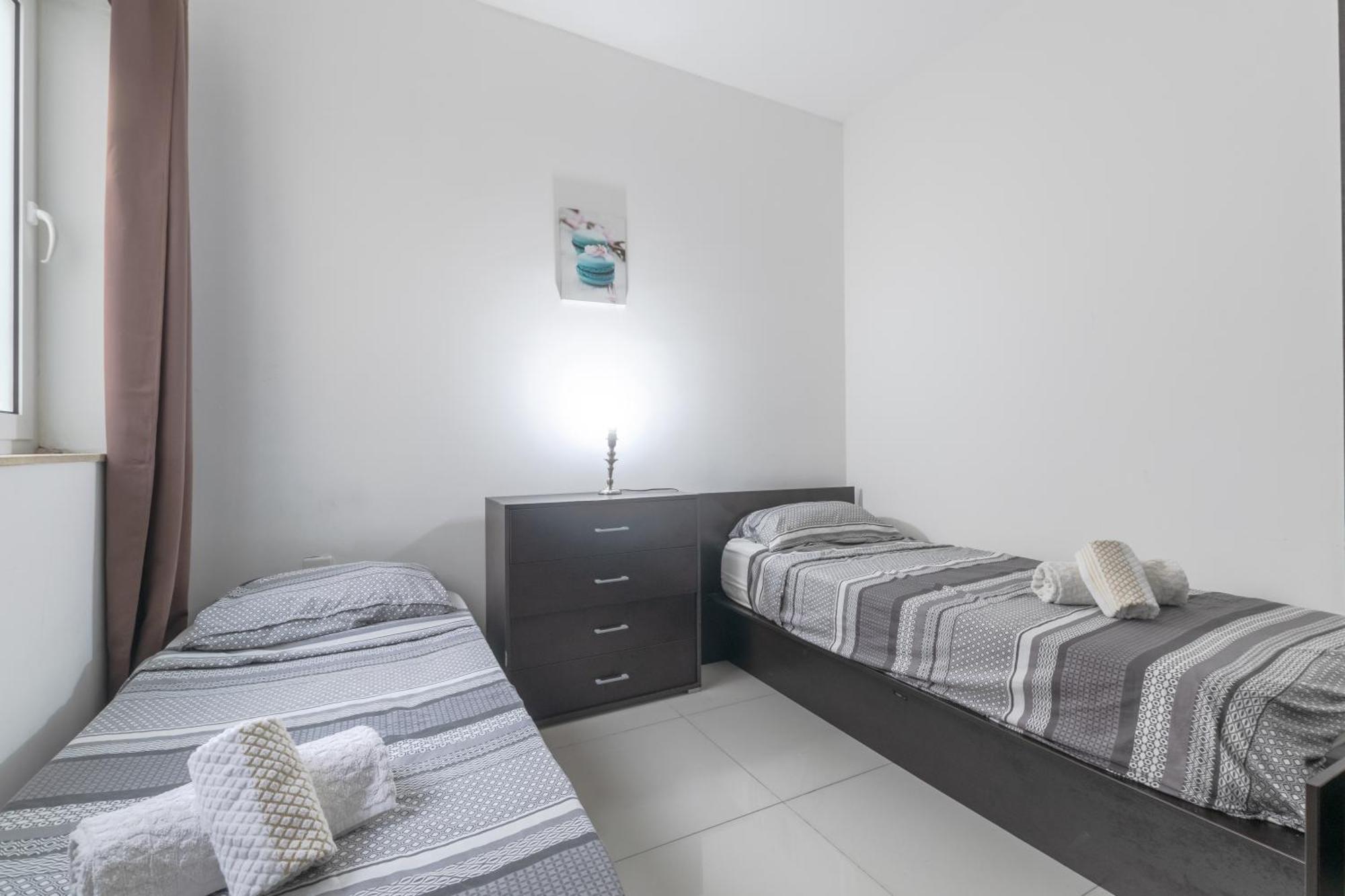 Apartament Amazing With Side Sea View