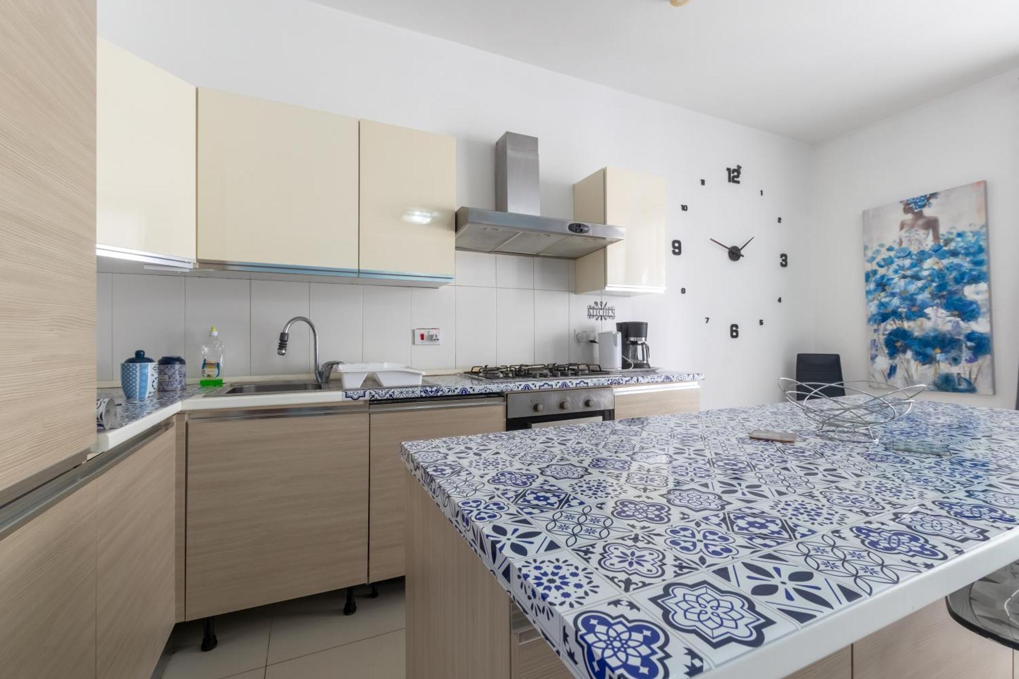Amazing With Side Sea View Сент-Полс-Бей